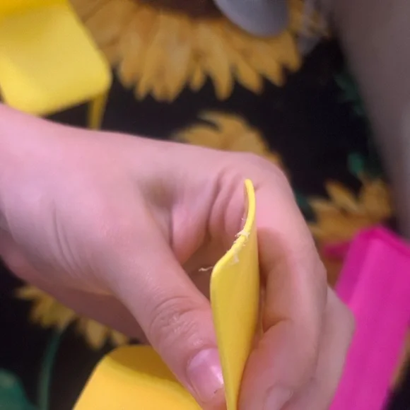 🎄 3/$15 Barbie Colorful Furniture Set with Yellow, Blue, and Pink - Picture 4 of 16